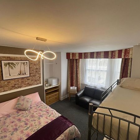 Backpackers Blackpool Hotel & Suites Buitenkant foto