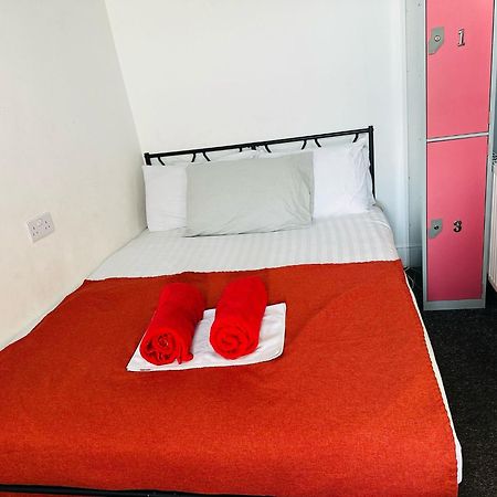 Backpackers Blackpool Hotel & Suites Buitenkant foto
