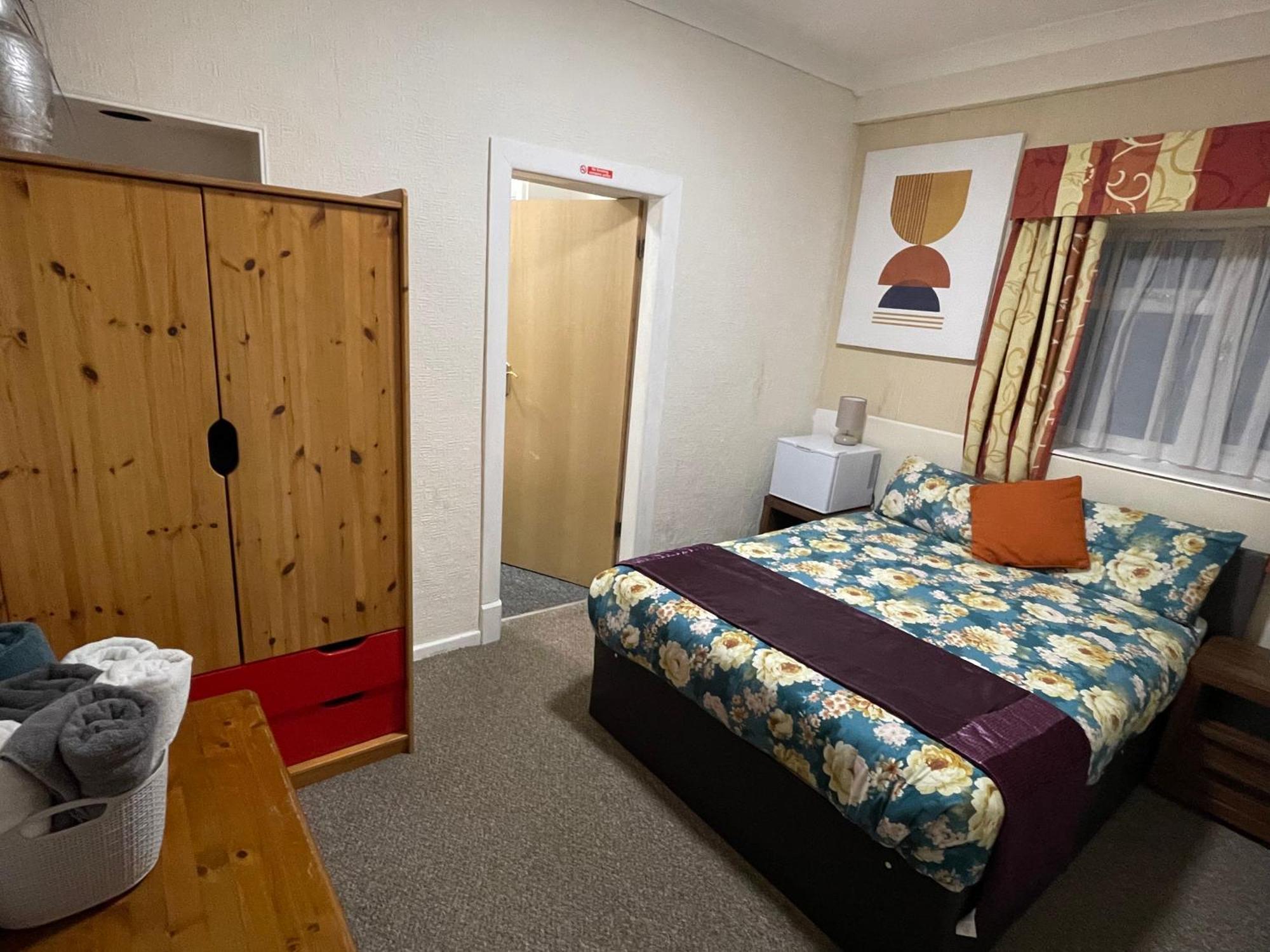 Backpackers Blackpool Hotel & Suites Buitenkant foto