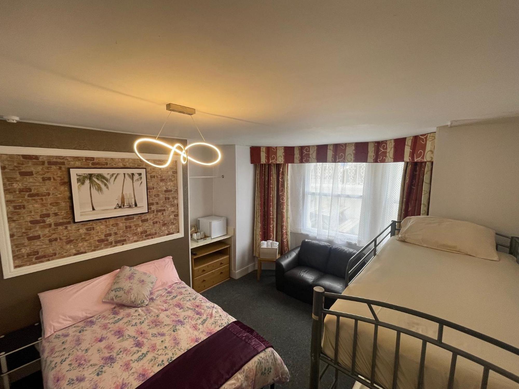 Backpackers Blackpool Hotel & Suites Buitenkant foto