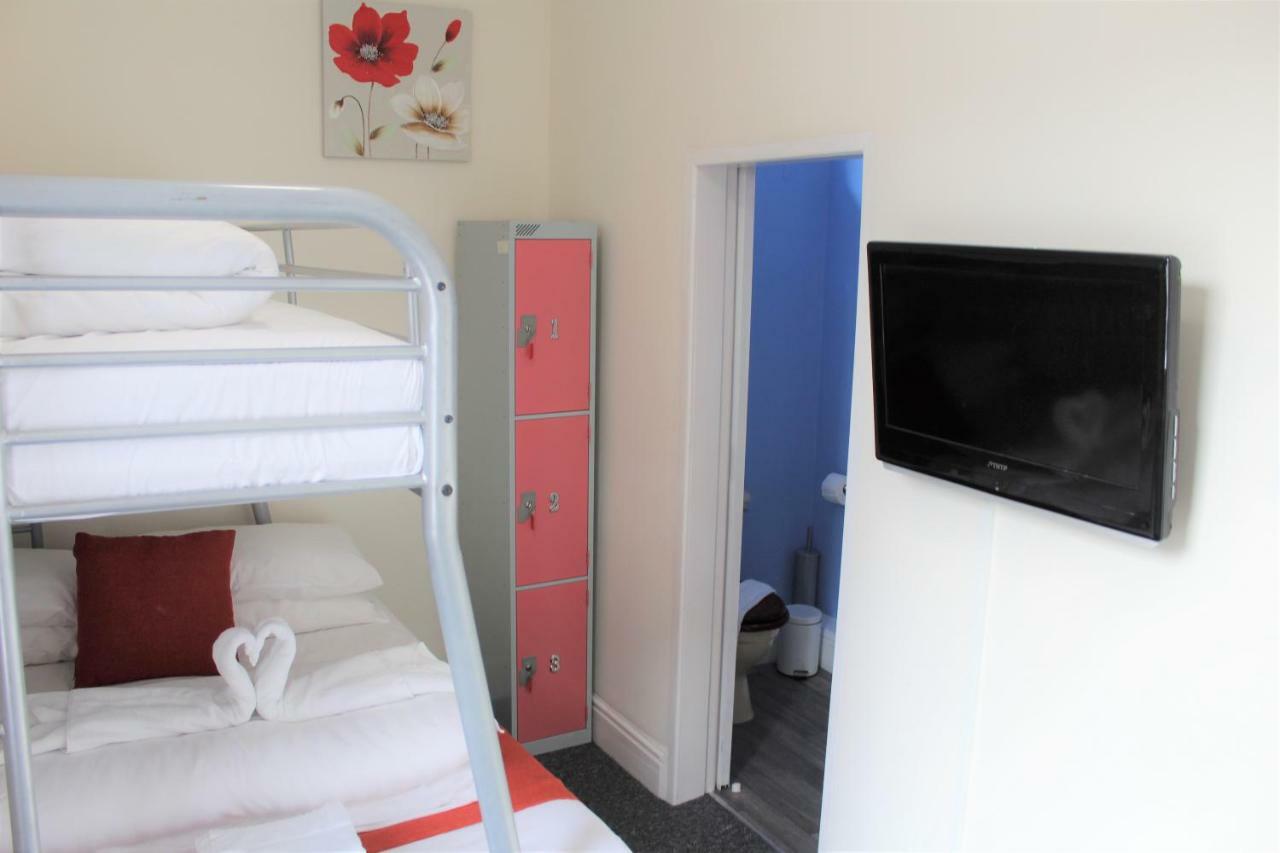 Backpackers Blackpool Hotel & Suites Buitenkant foto
